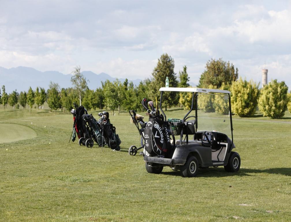 Garda Hotel San Vigilio Golf Поццоленго Экстерьер фото